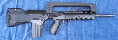 Famas F1  (onklaar)